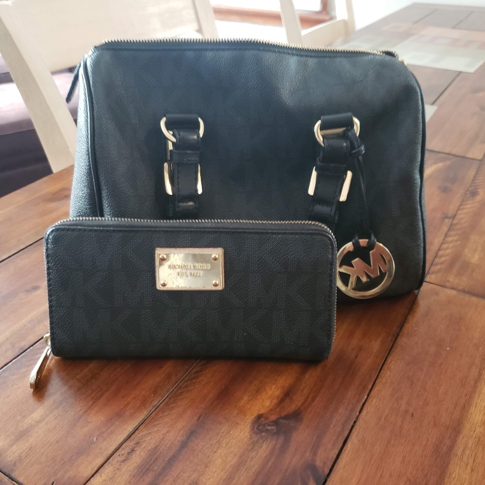Michael Kors Handbag & Wallet